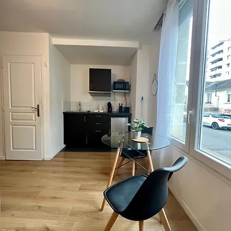 Ideal Pro I Centre-ville & Parking Gratuit Apartman *