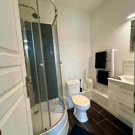 Ideal Pro I Centre-ville & Parking Gratuit Apartman