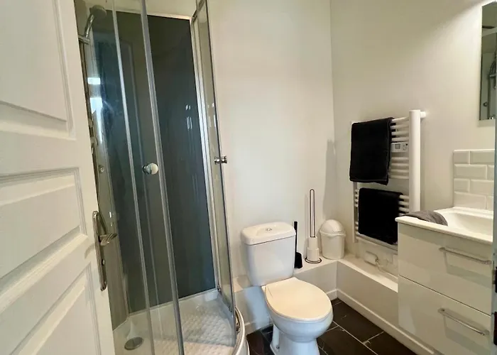 Ideal Pro I Centre-ville & Parking Gratuit Apartment